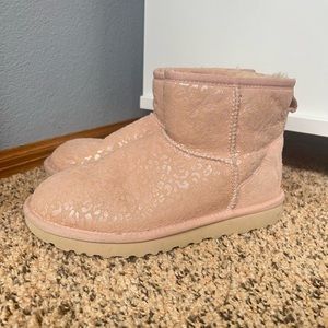 ugg mini